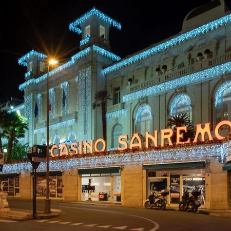 Casa Sanremo Tiziano Parking Gratis Spiaggia 15 Minuti A Piedi Kültér fotó