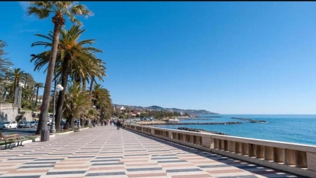 Casa Sanremo Tiziano Parking Gratis Spiaggia 15 Minuti A Piedi Kültér fotó