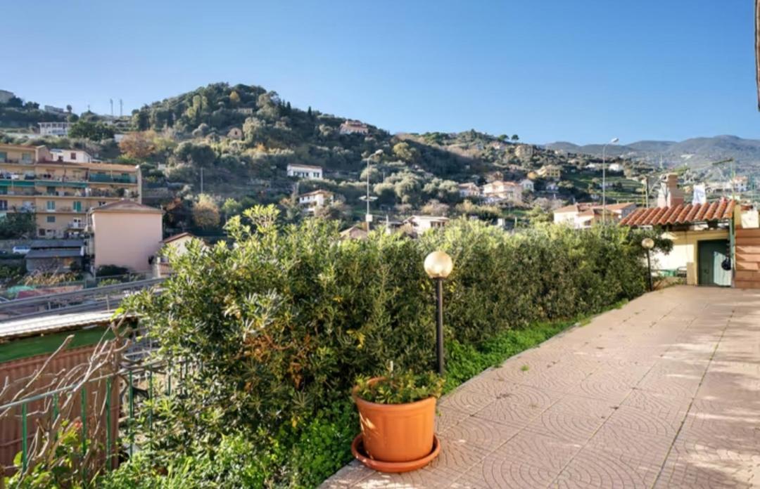 Casa Sanremo Tiziano Parking Gratis Spiaggia 15 Minuti A Piedi Kültér fotó